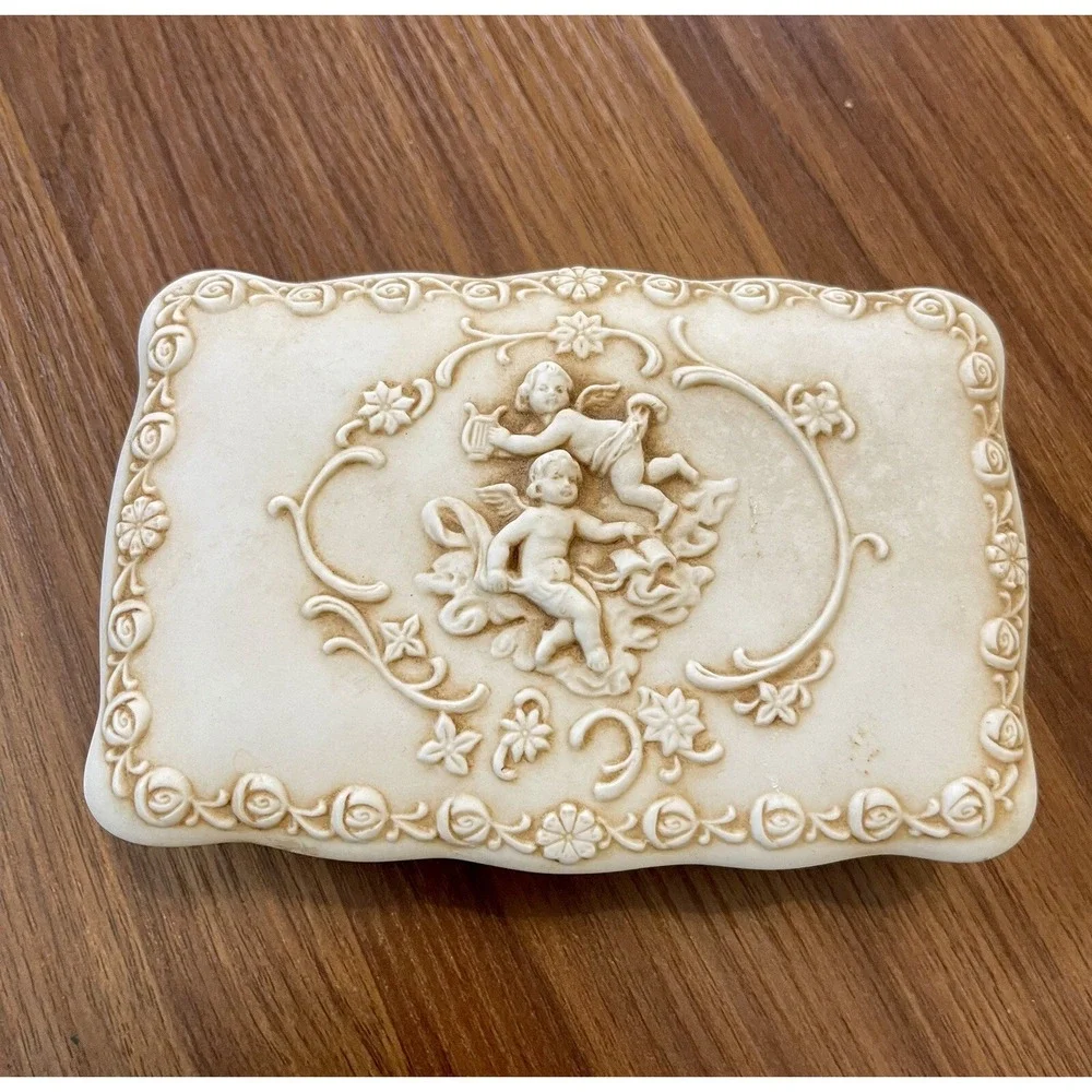Vtg Lefton Bisque Porcelain Vanity Trinket Powder Box Raised Cherub Angels Feet